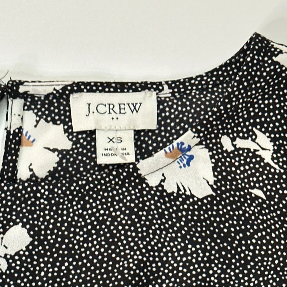 J. Crew •approx measurements•